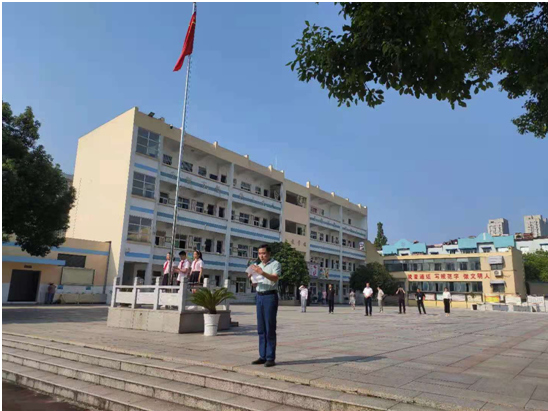升旗操场.jpg